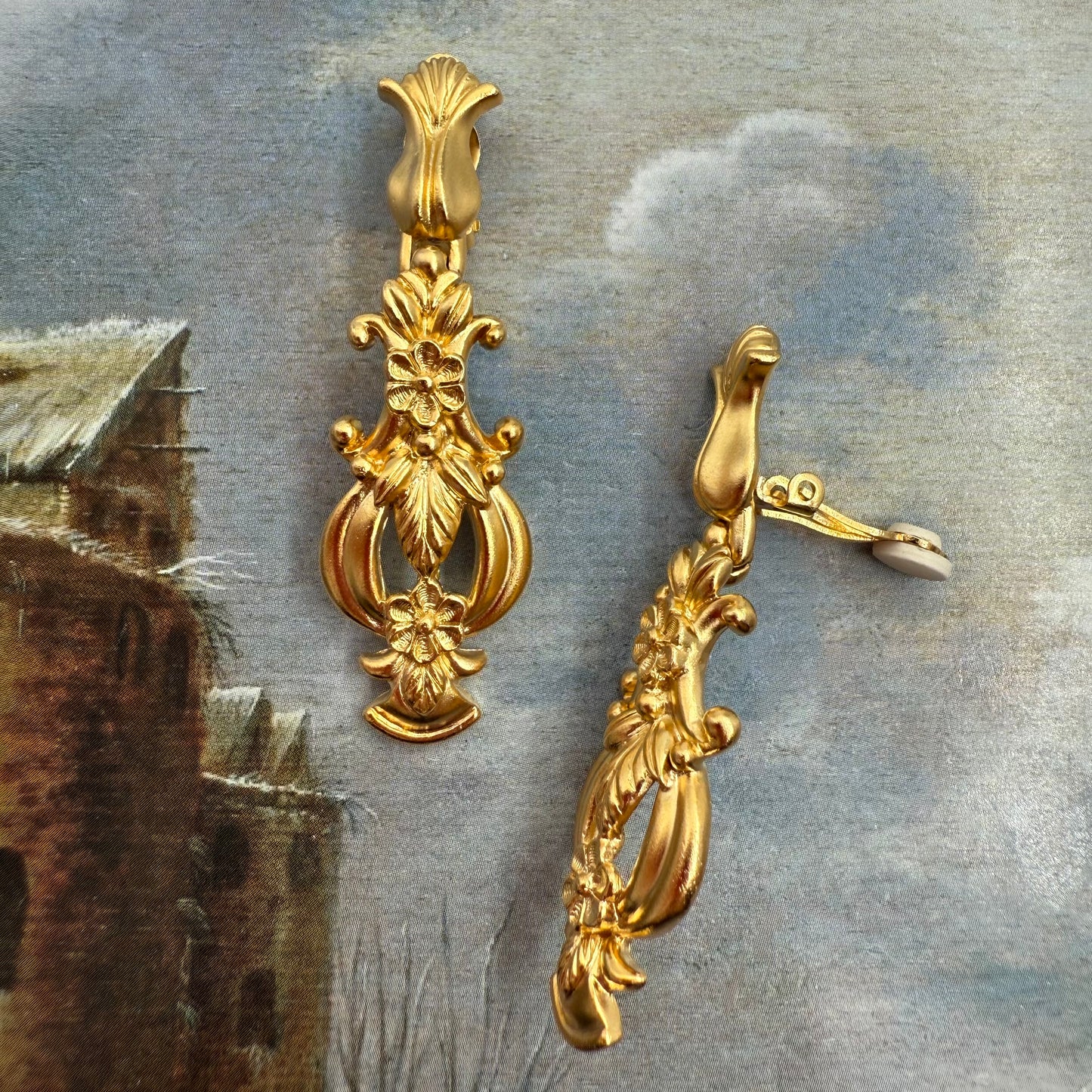 Sphinx İmzalı Vintage Sallantılı Gold Küpe