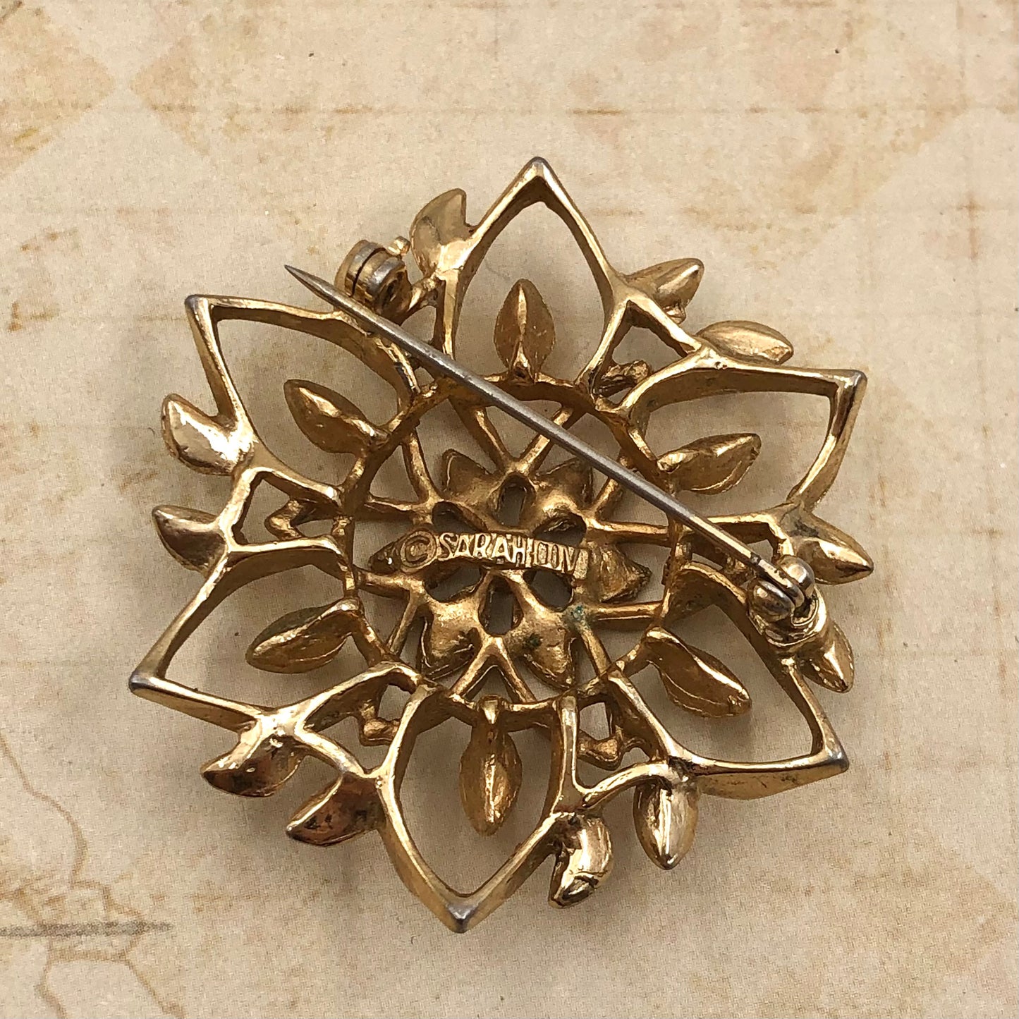 Vintage Sarah Coventry Openwork Çiçek Broş