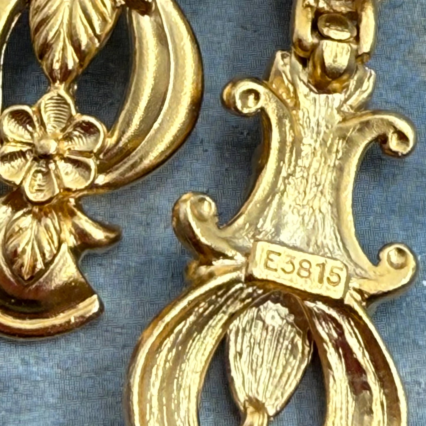 Sphinx İmzalı Vintage Sallantılı Gold Küpe