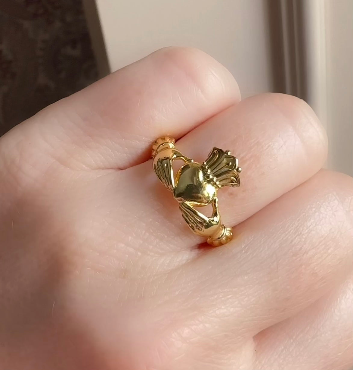 Claddagh Artisan Yüzük