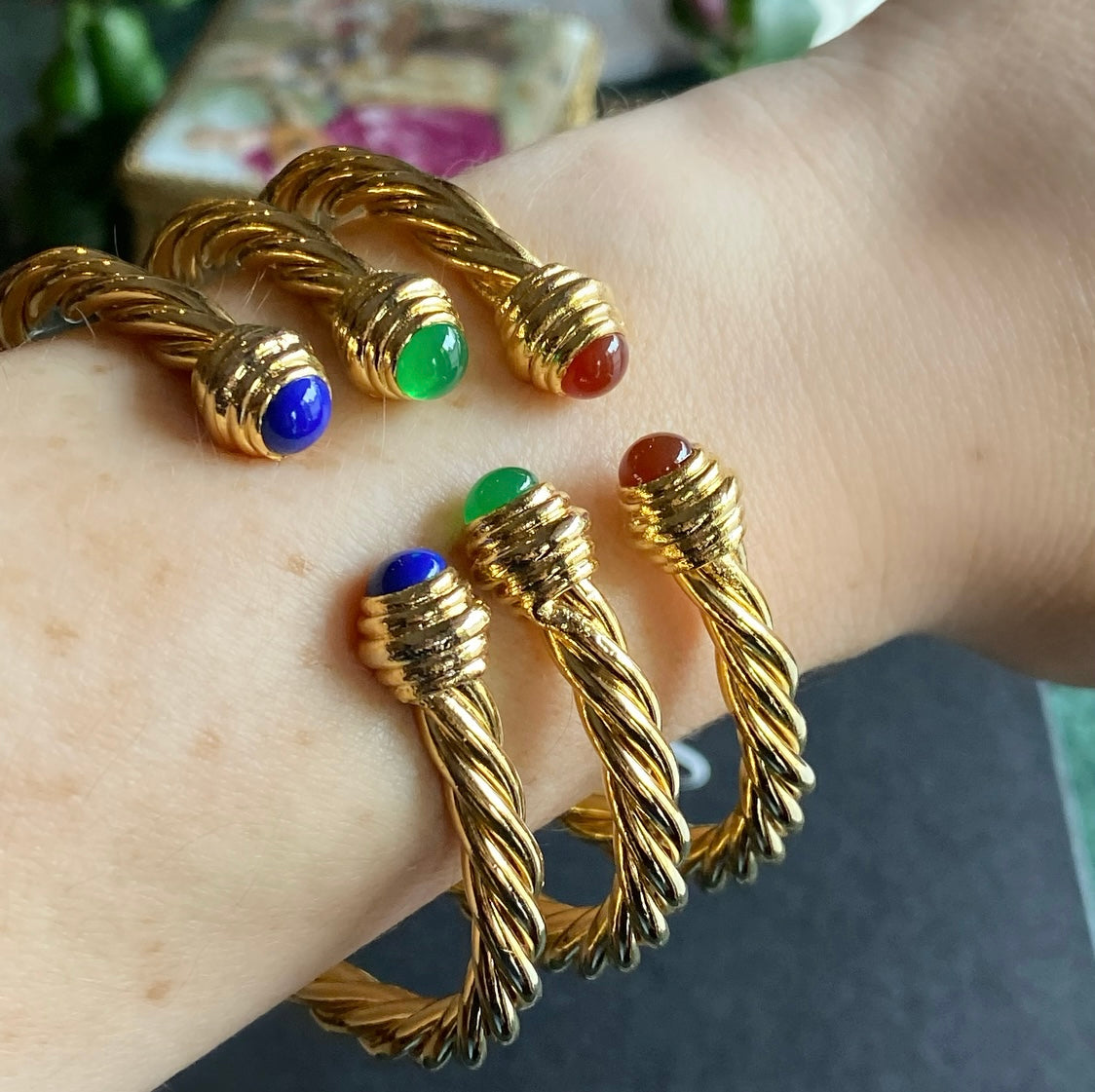 Cabochon Taşlı Burgu Bilezik