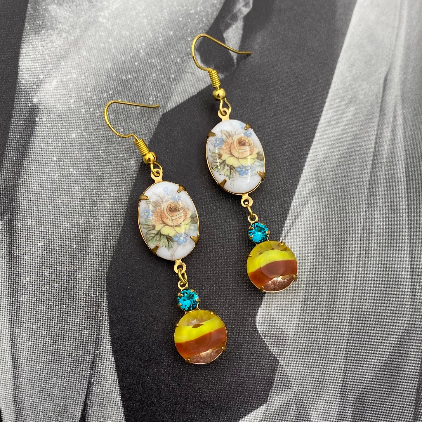 Çek Kristalli Vintage Çiçekli Cabochon Küpe 1 - Uniqera Remade
