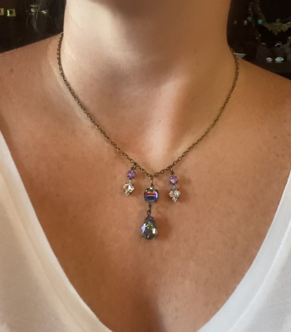 Çek Kristalli Vintage Kolye (Lila İris) - Remade Koleksiyonu