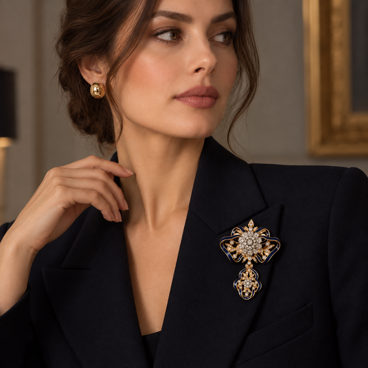 Attwood and Sawyer İmzalı Crown Jewel Broş