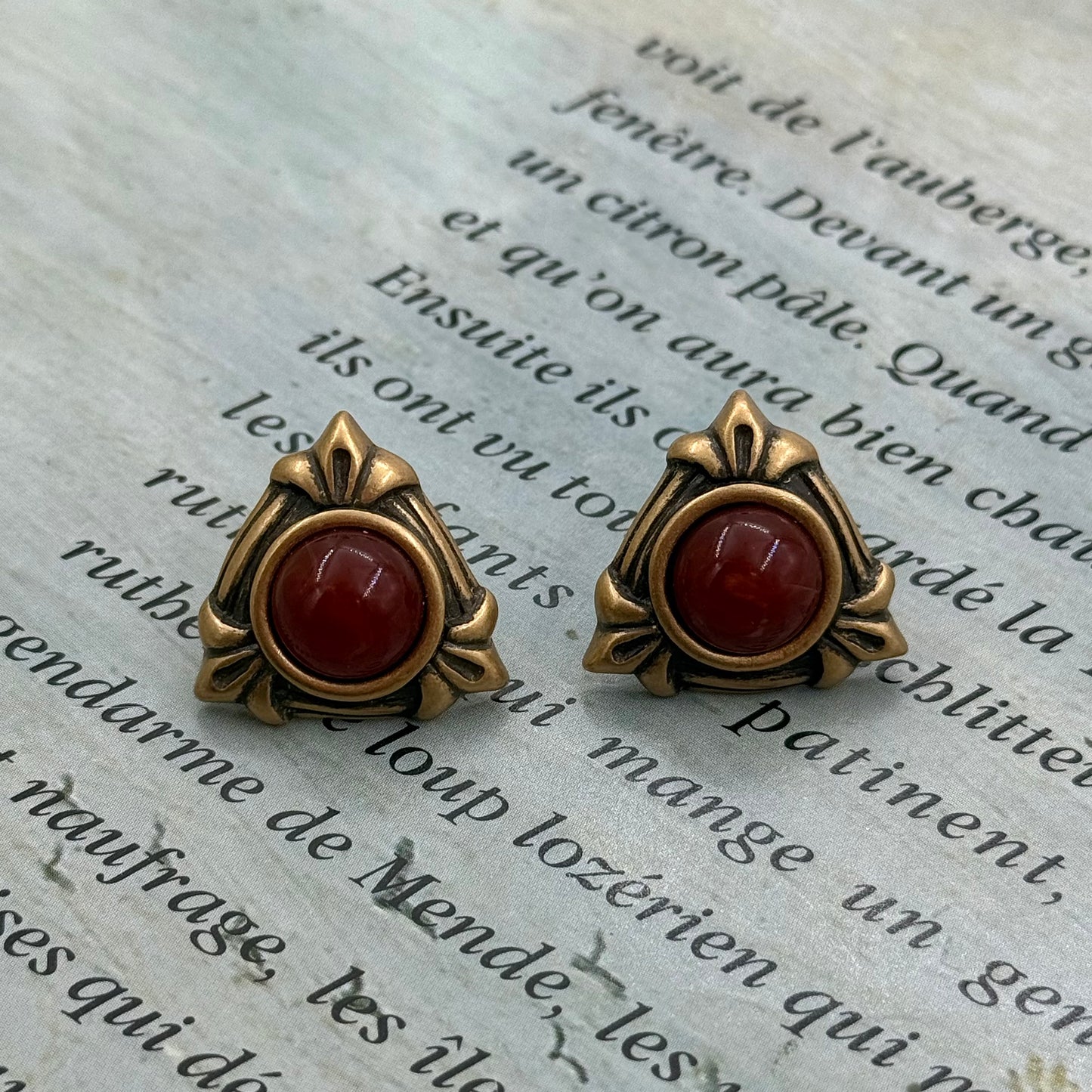 Monet İmzalı Vintage Üçgen Küpe