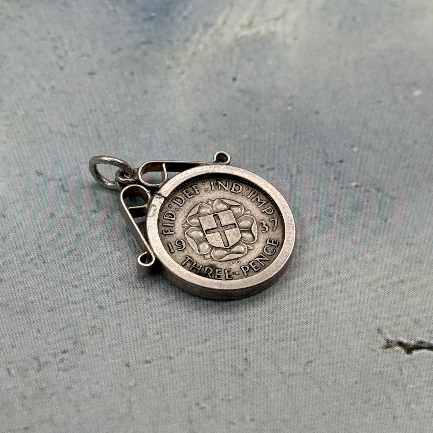 Vintage George VI Three Pence Kolye Ucu / Charm