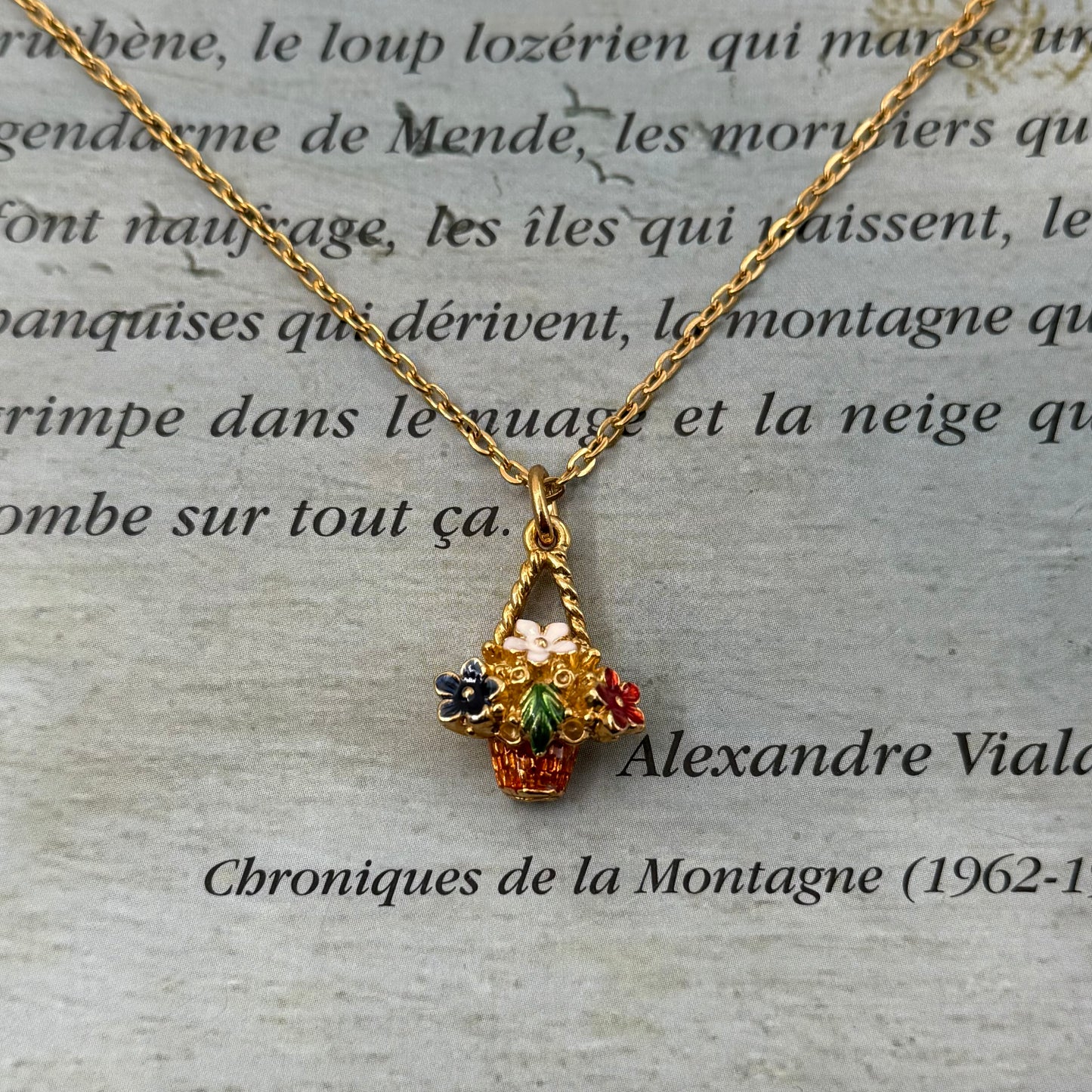 Sphinx İmzalı Vintage Çiçek Sepeti Kolye