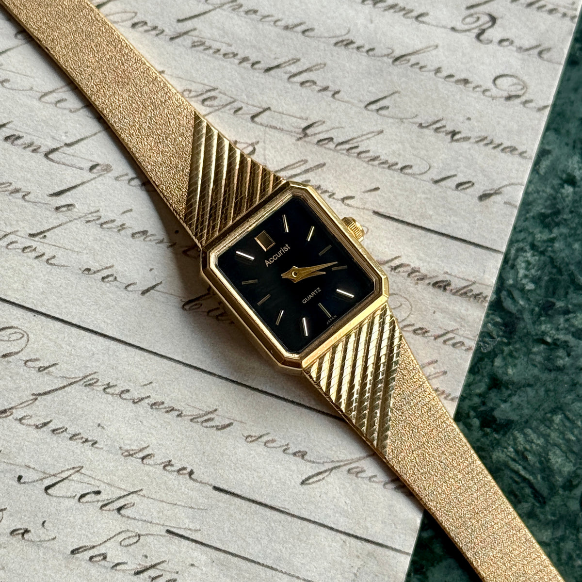 Accurist Vintage Saat