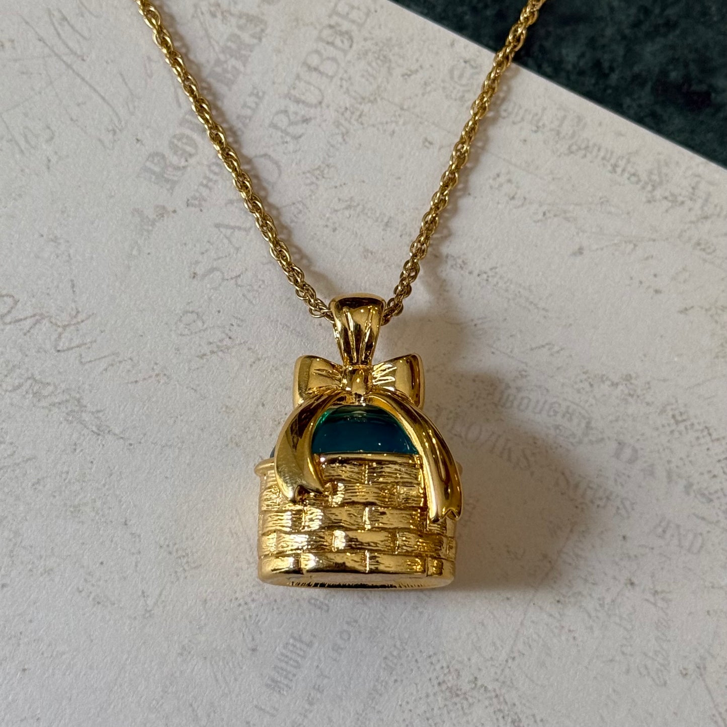 Joan Rivers İmzalı Vintage Yumurta Sepeti Kolye