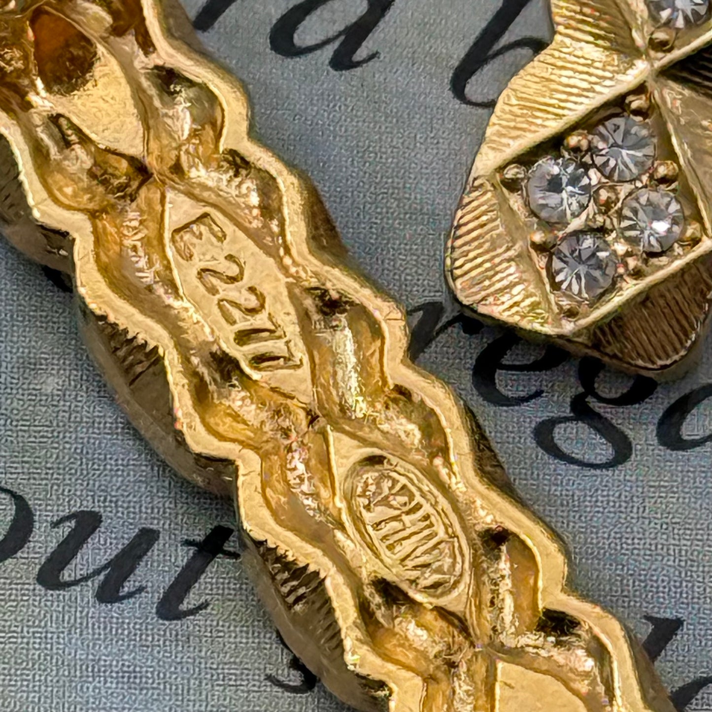 Sphinx İmzalı Vintage Kristal Taşlı Küpe