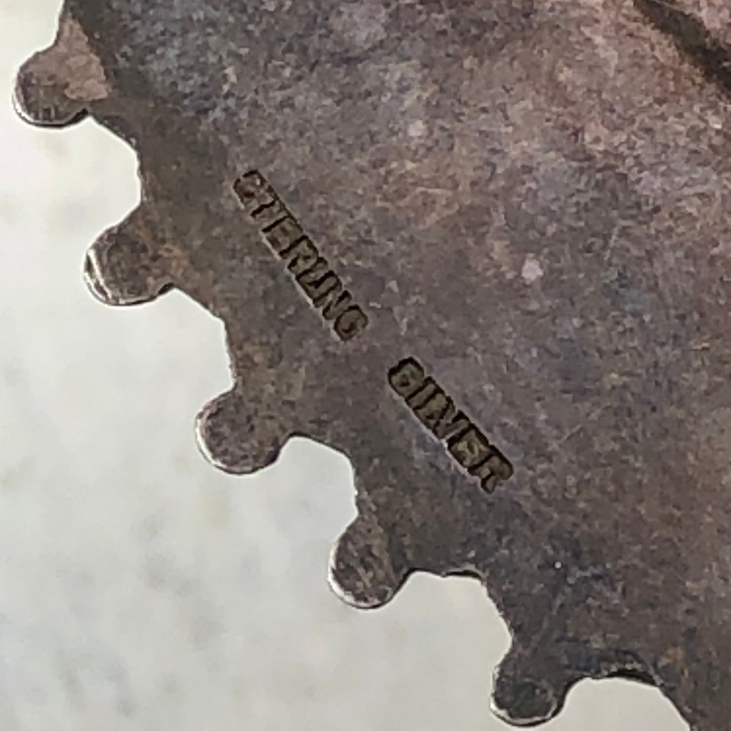 Vintage Çiçek Figürlü Oval Gümüş Broş