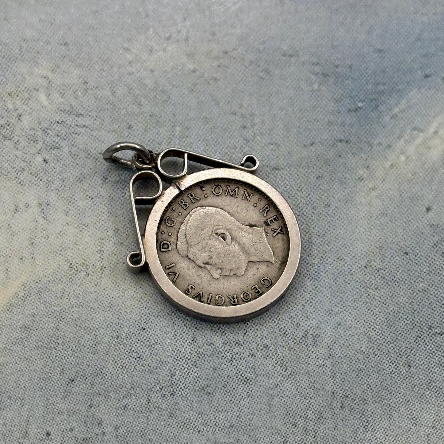 Vintage George VI Three Pence Kolye Ucu / Charm