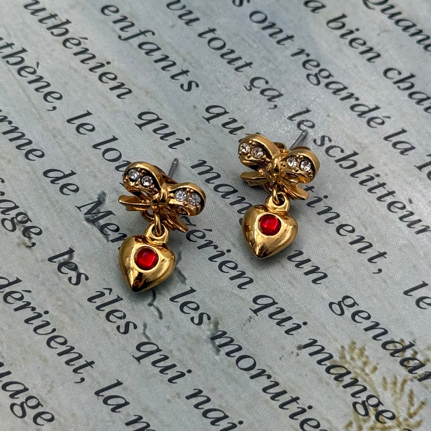 Vintage Fiyonk Kalpli Küpe