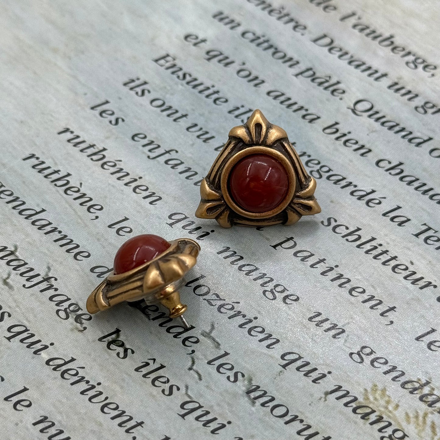 Monet İmzalı Vintage Üçgen Küpe