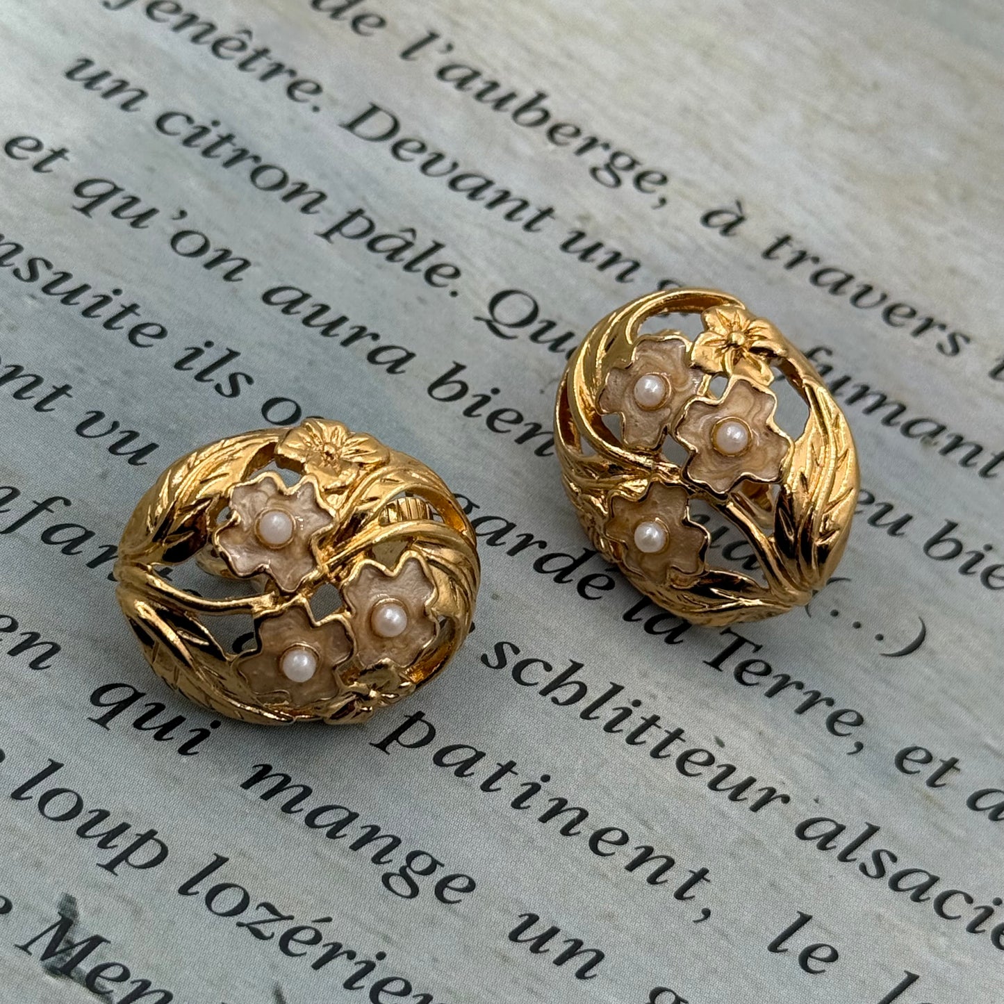 Vintage Mineli Çiçek Küpe