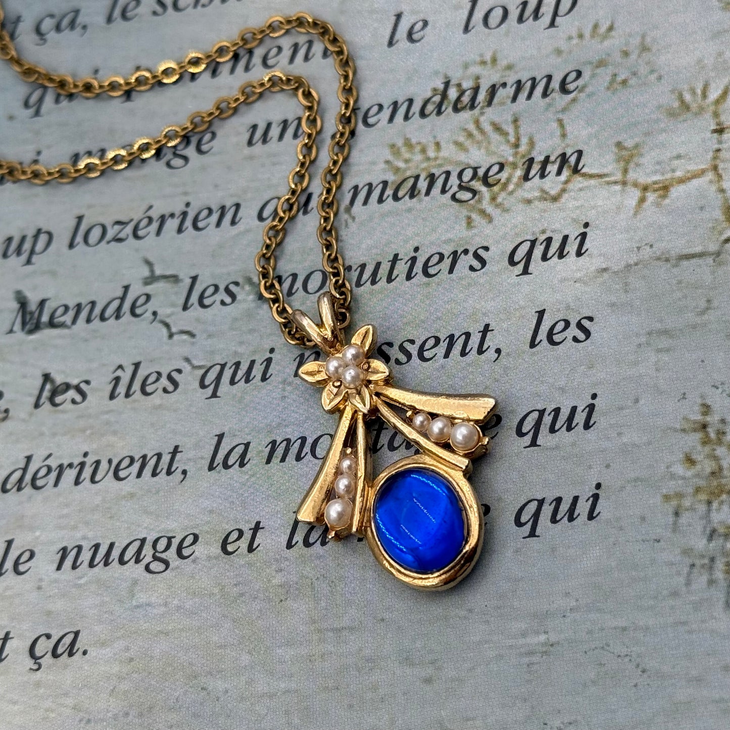 Vintage Cabochon Taşlı Kolye