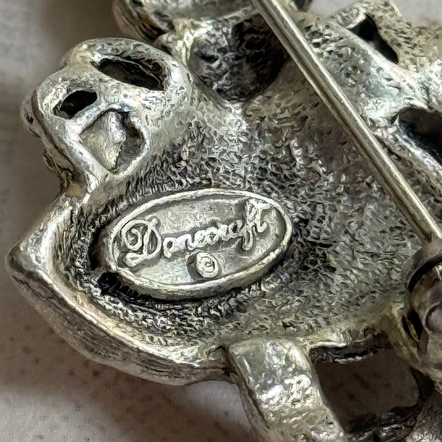 Danecraft İmzalı Tavşan Broş