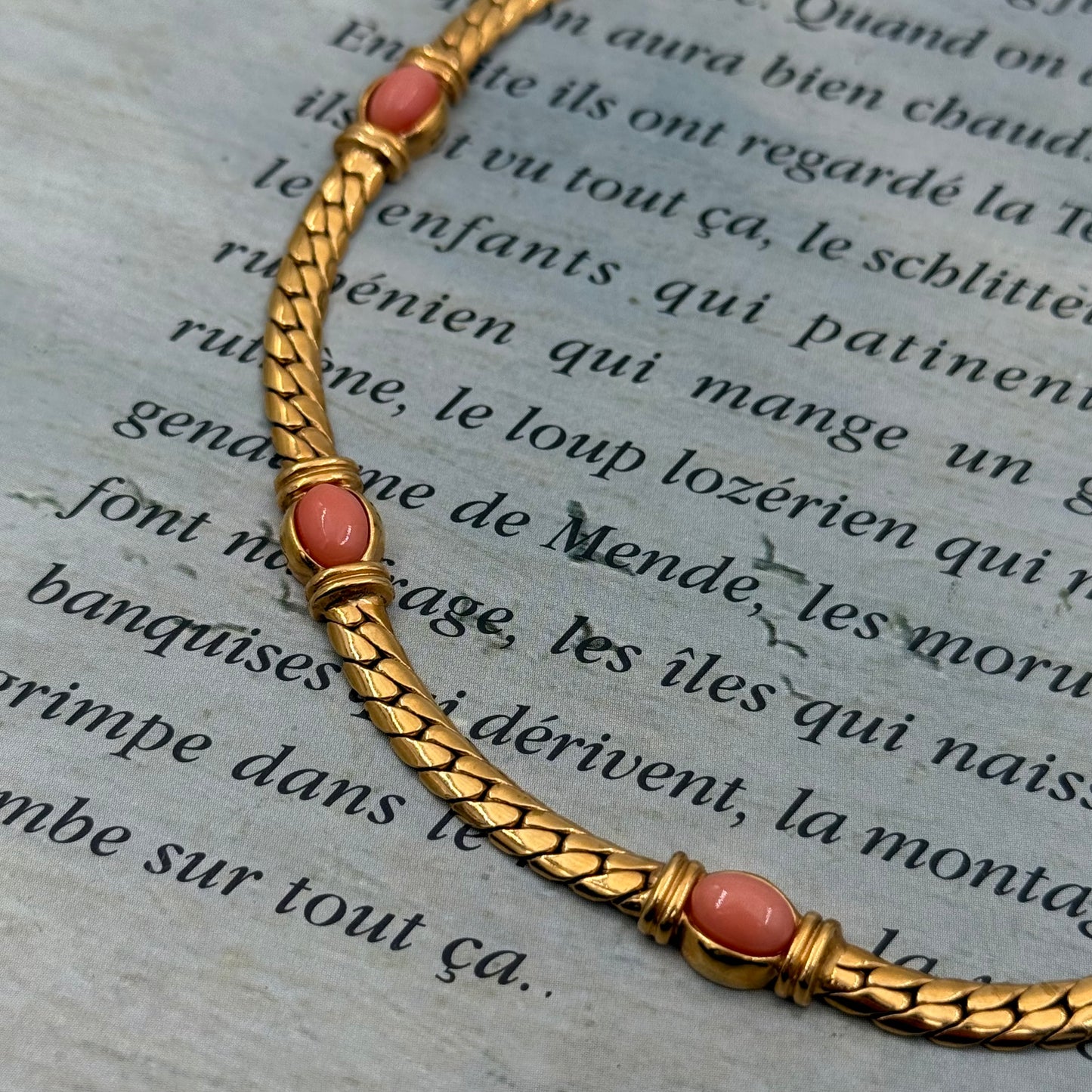 Vintage Cabochon Taşlı Balıksırtı Kolye