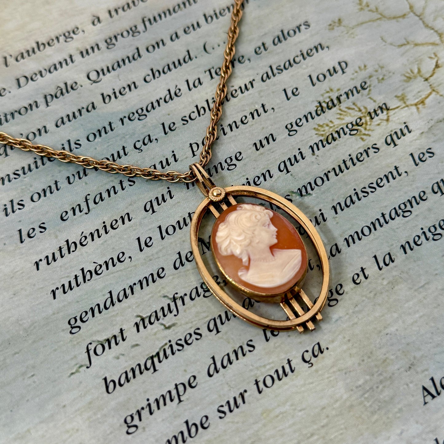 Vintage Cameo Kolye