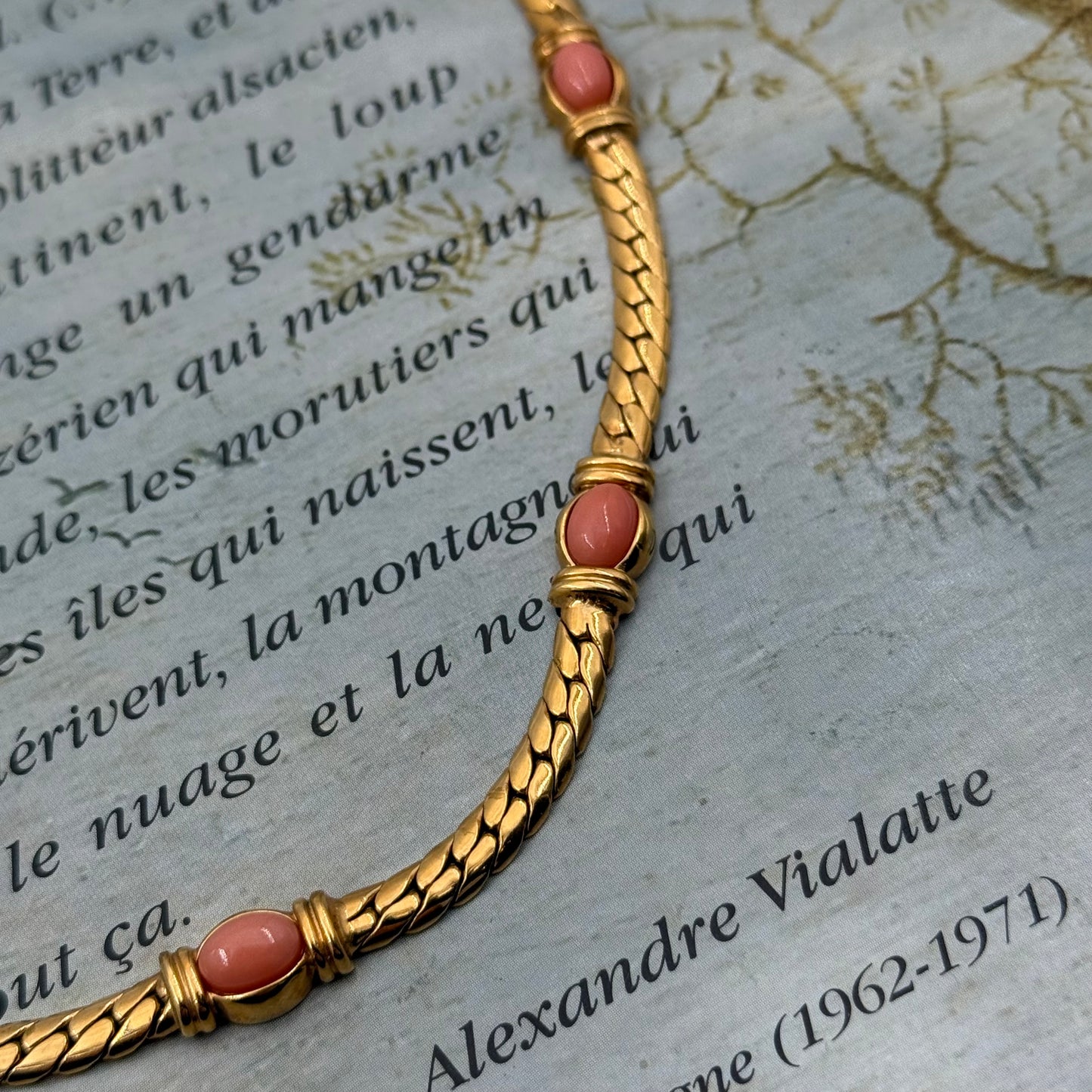 Vintage Cabochon Taşlı Balıksırtı Kolye