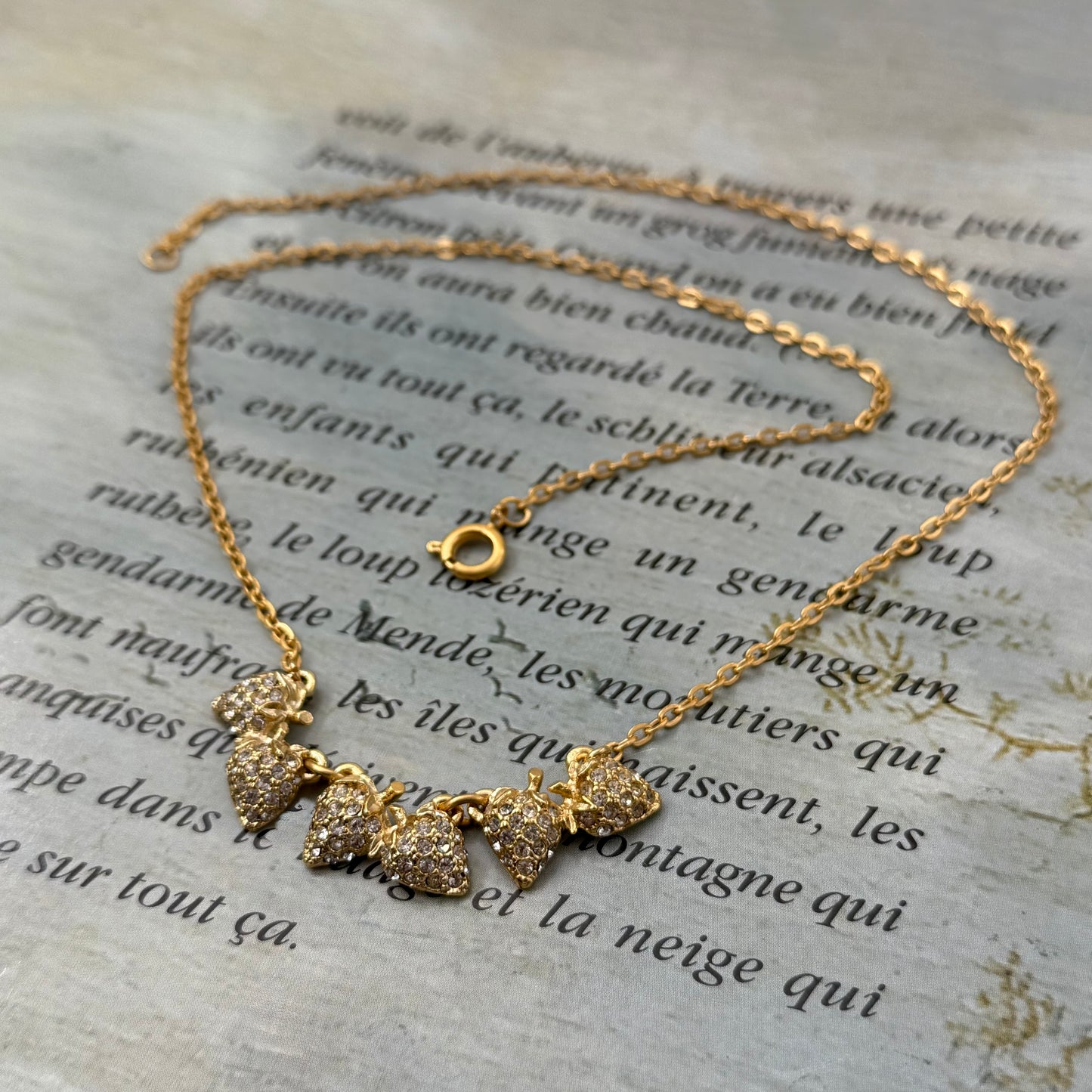 Sphinx İmzalı Vintage Çilek Kolye