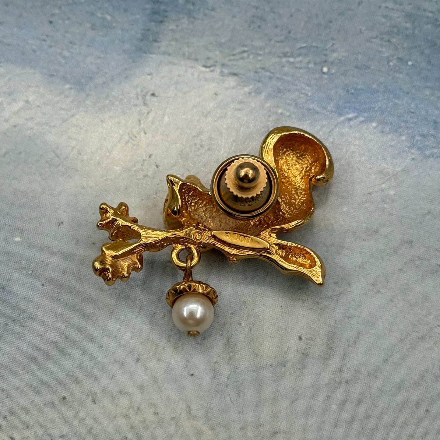 Vintage Sincap Pin Broş