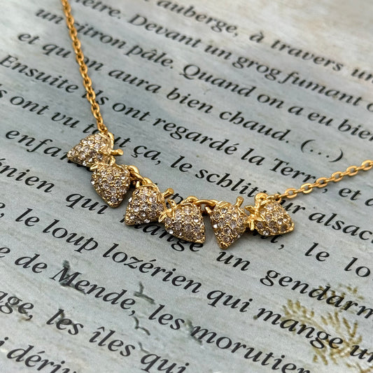 Sphinx İmzalı Vintage Çilek Kolye