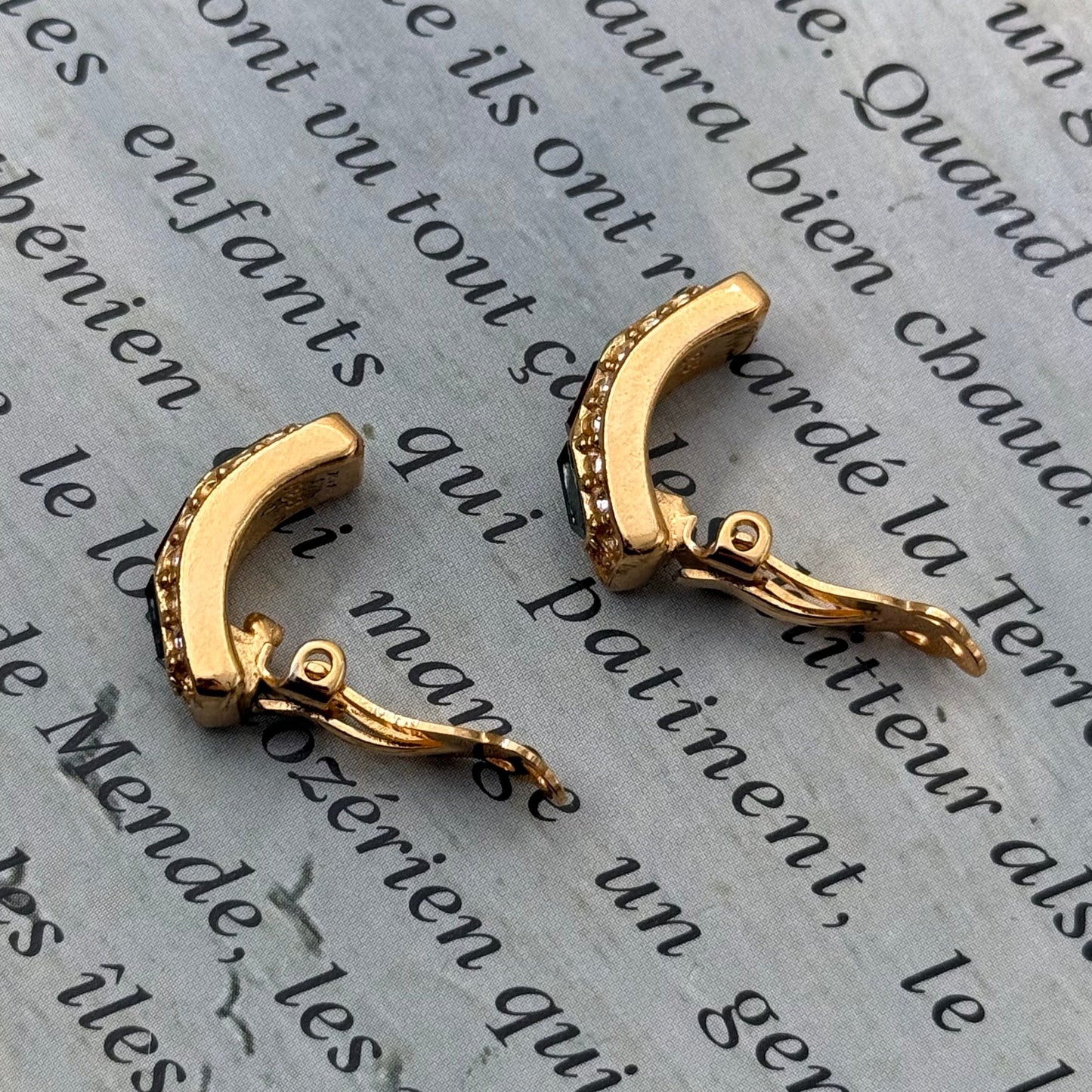 Sphinx İmzalı Vintage Kristal Taşlı Küpe