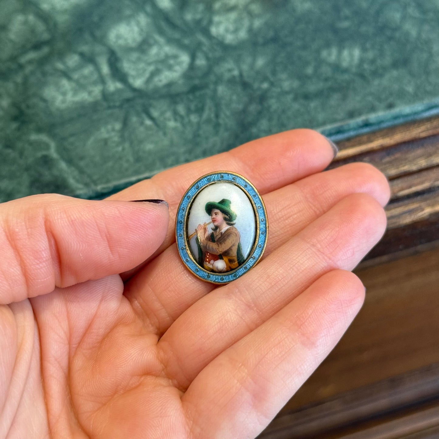 Antika El Boyaması Broş