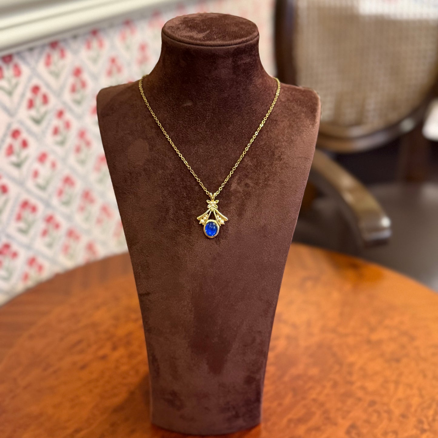 Vintage Cabochon Taşlı Kolye