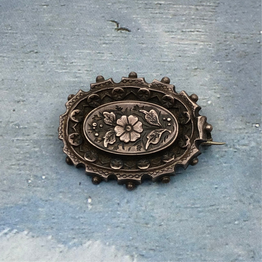 Vintage Çiçek Figürlü Antika Gümüş Broş