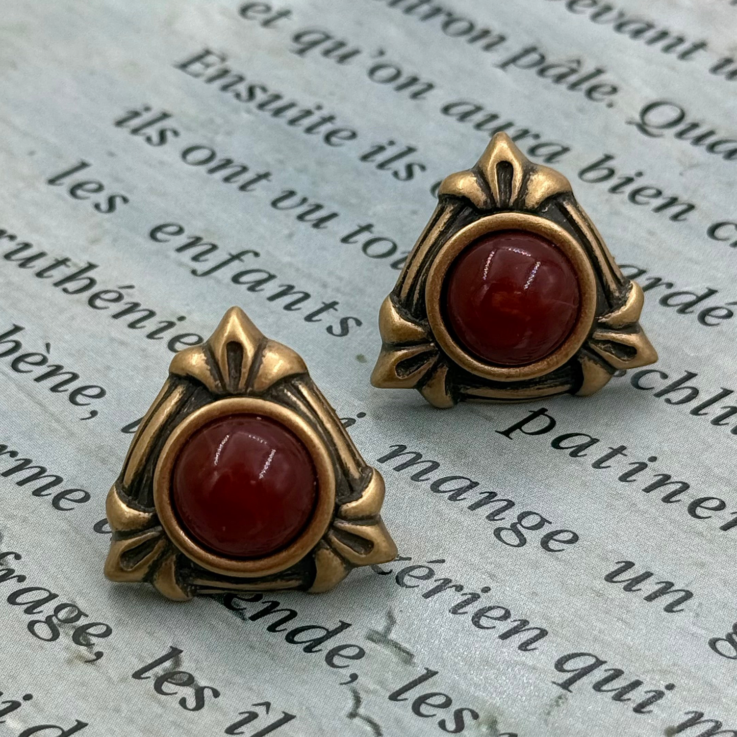 Monet İmzalı Vintage Üçgen Küpe