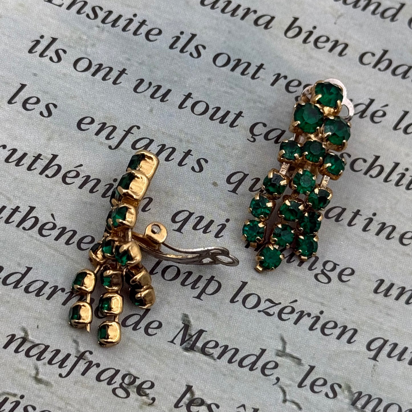 Vintage Zümrüt Yeşili Çekoslovak Küpe