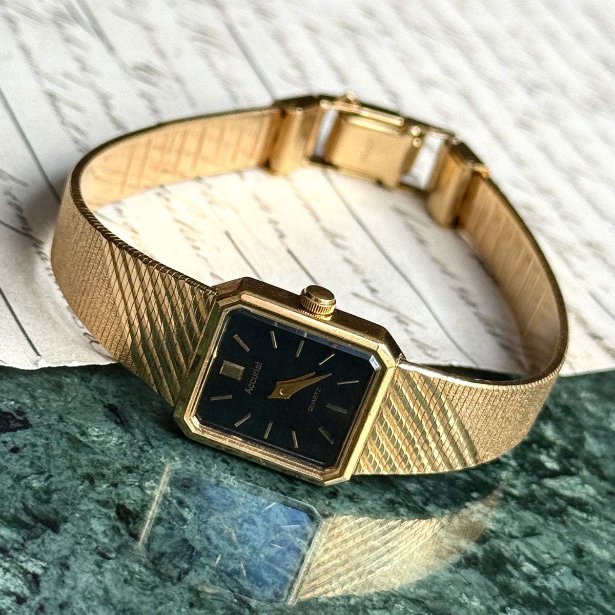 Accurist Vintage Saat