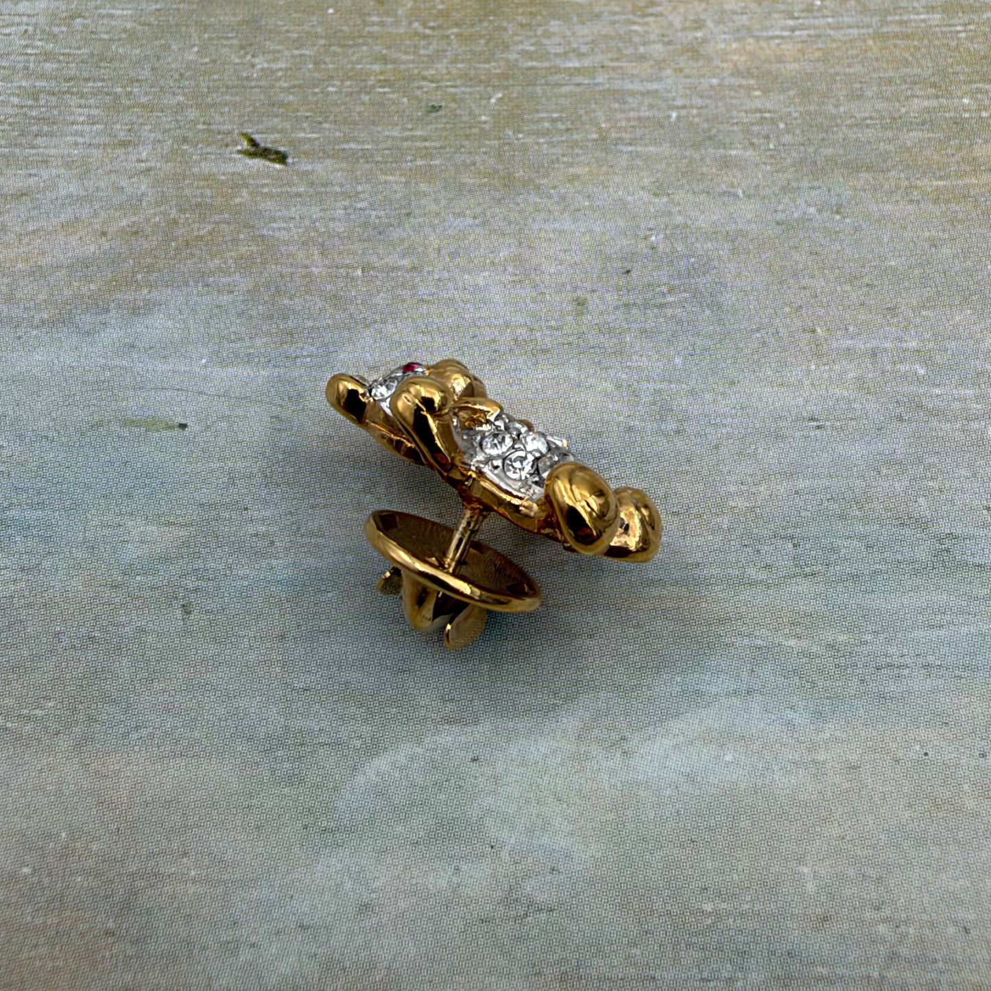 Attwood and Sawyer İmzalı Ayıcık Pin / Broş